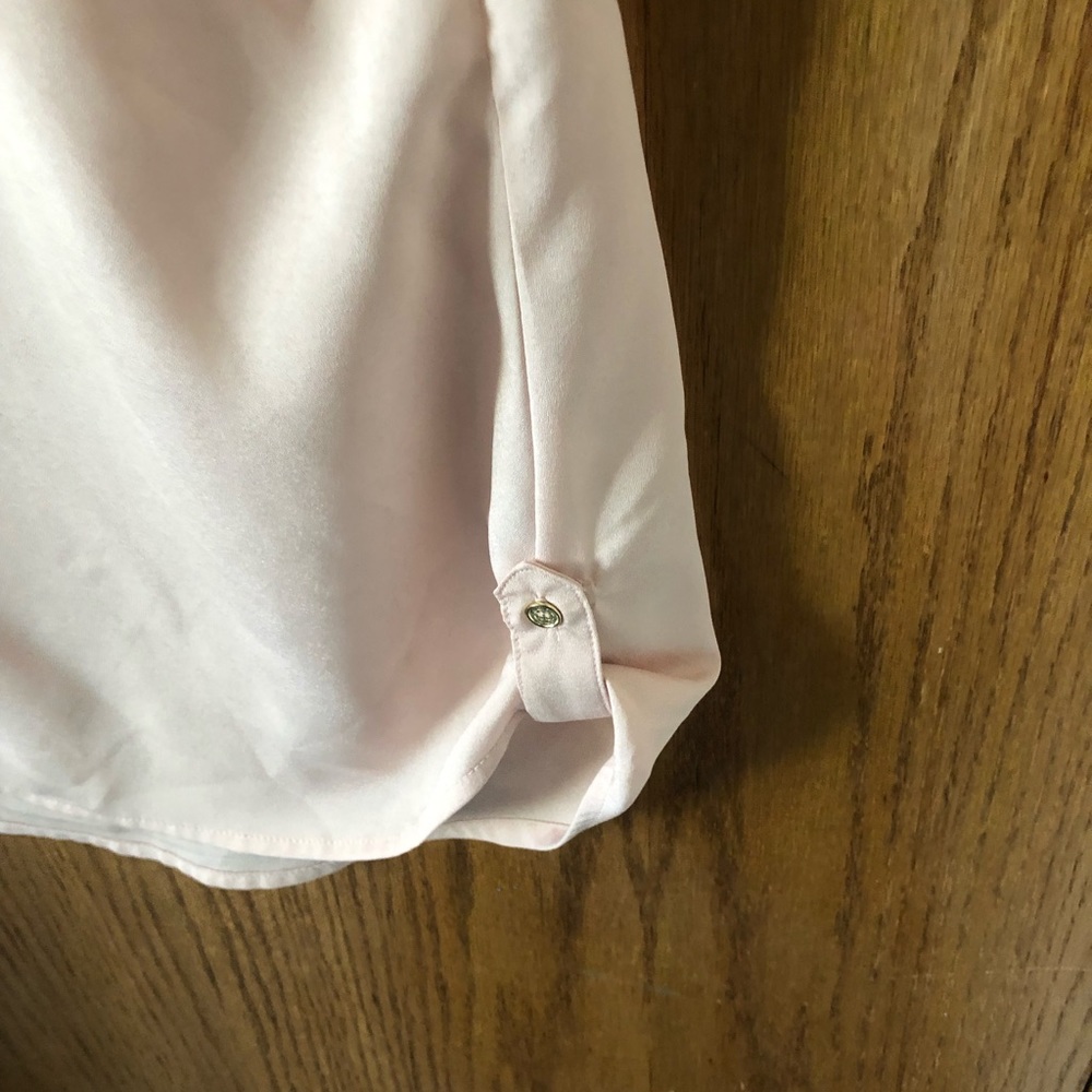 Cute beige Calvin Klein shirt - Picture 5 of 5